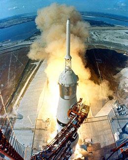 Apollo-11-liftoff